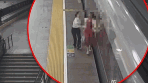 f90b4d55ae3424c4a57ffe052eaf7da2.gif