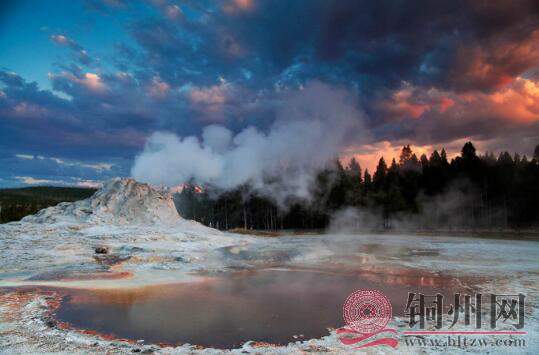 美国黄石公园超级火山.jpg