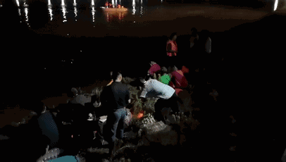 223ec0fab48042d68100af13c7317c8b.gif